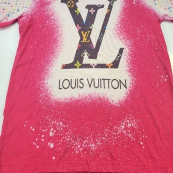 Tops - Hot Pink Stylish T-shirt size M/L (NWOT)